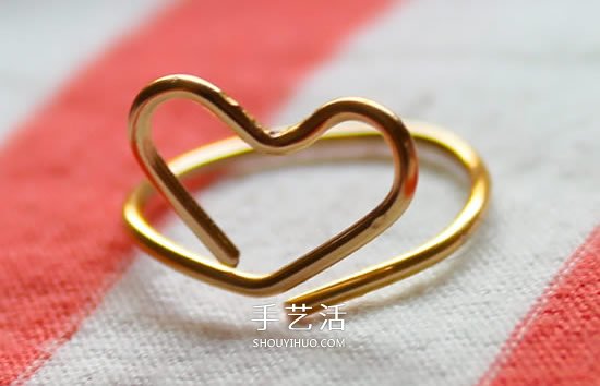 送女友的小礼物 利用金属丝做一枚爱心戒指- www.aizhezhi.com