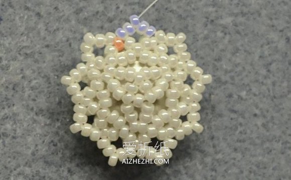 怎么做串珠胸花图解 美丽雪花的串珠方法- www.aizhezhi.com