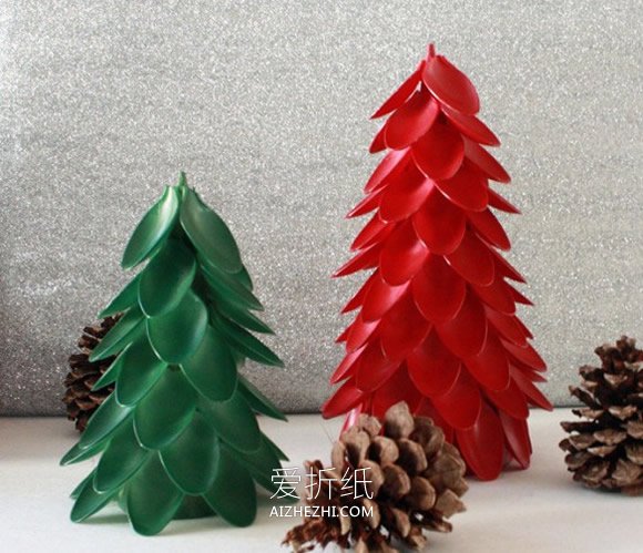 怎么用塑料勺做圣诞树 一次性勺子制作圣诞树- www.aizhezhi.com