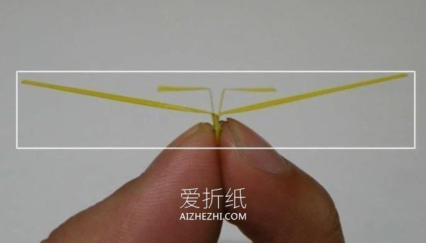 怎么做滑翔机的方法 便签纸手工制作滑翔机- www.aizhezhi.com