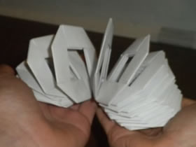 怎么折纸弹簧的方法 手工弹簧玩具的折法图解