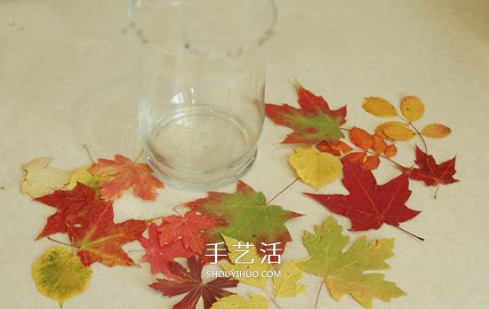 梦幻玻璃瓶灯笼DIY 把落叶贴到玻璃瓶上做成- www.aizhezhi.com