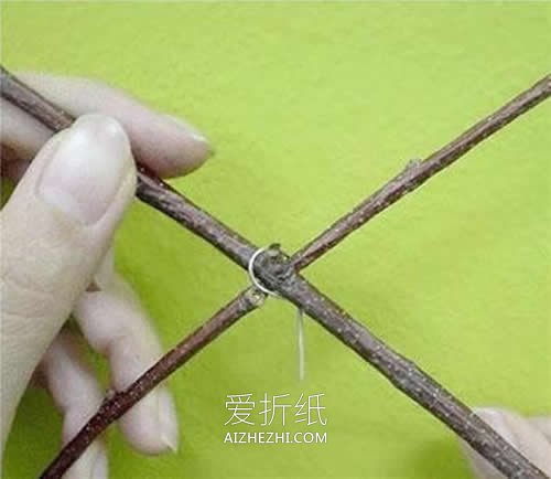 怎么做双色风铃图解 卡纸手工制作风铃过程- www.aizhezhi.com