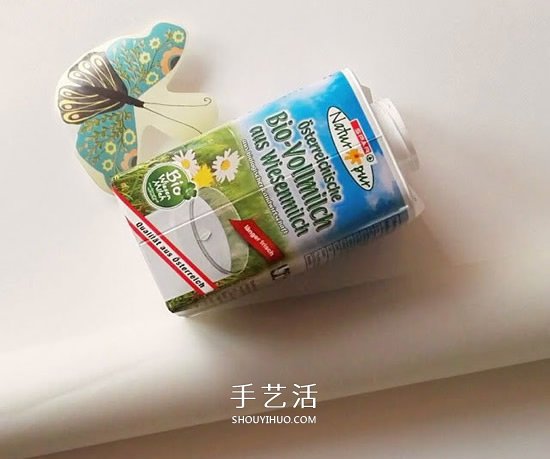 牛奶盒做灯笼的方法 唯美花朵灯饰怎么做图解- www.aizhezhi.com