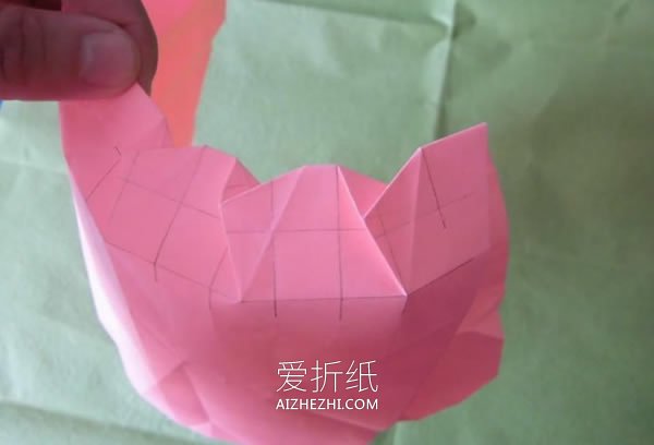 怎么折纸酒杯玫瑰图解 手工酒杯玫瑰花的折法- www.aizhezhi.com