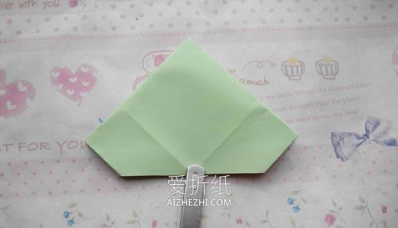 怎么折纸钻石玫瑰图解 手工钻石玫瑰花的折法- www.aizhezhi.com