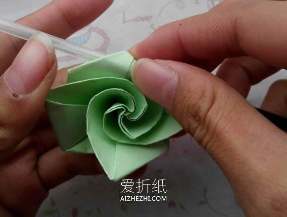 怎么折纸钻石玫瑰图解 手工钻石玫瑰花的折法- www.aizhezhi.com