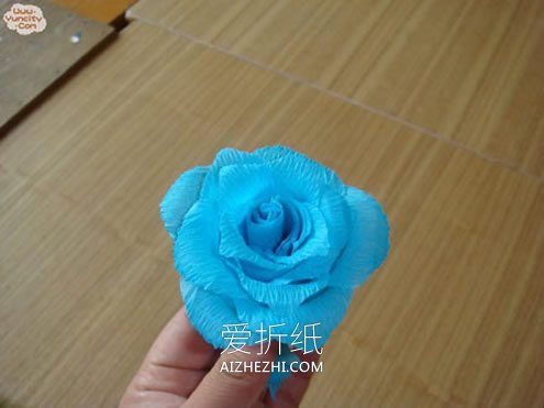 怎么做皱纹纸玫瑰花 皱纹纸手工制作玫瑰图解- www.aizhezhi.com