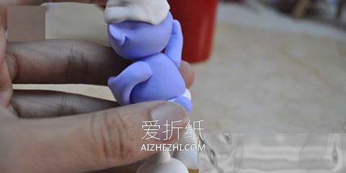 怎么做粘土蓝精灵图解 超轻粘土制作卡通人偶- www.aizhezhi.com