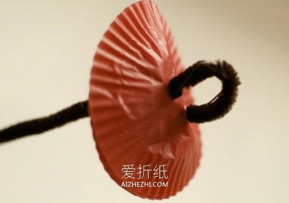 怎么用蛋糕纸做立体花 蛋糕纸纸花手工制作- www.aizhezhi.com