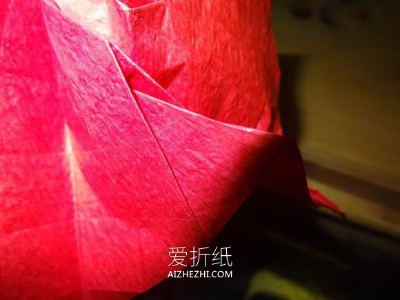 怎么折纸卷心玫瑰图解 手工卷心玫瑰花的折法- www.aizhezhi.com