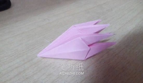 怎么折纸六瓣百合花 手工百合花的折法图解- www.aizhezhi.com