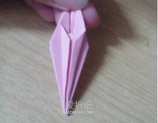 怎么折纸六瓣百合花 手工百合花的折法图解- www.aizhezhi.com