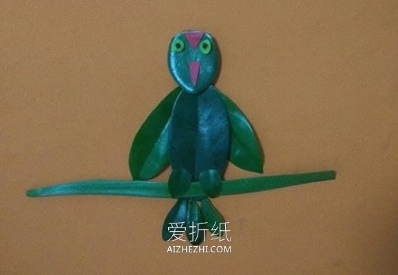 怎么做简单小鸟贴画 树叶贴画小鸟手工制作- www.aizhezhi.com