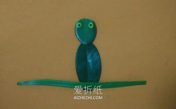 怎么做简单小鸟贴画 树叶贴画小鸟手工制作- www.aizhezhi.com