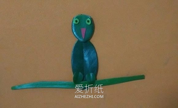 怎么做简单小鸟贴画 树叶贴画小鸟手工制作- www.aizhezhi.com