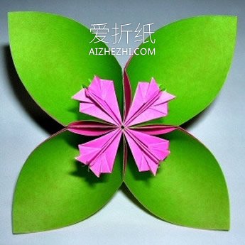 怎么折纸四瓣花花球 手工四个花瓣花球的折法- www.aizhezhi.com