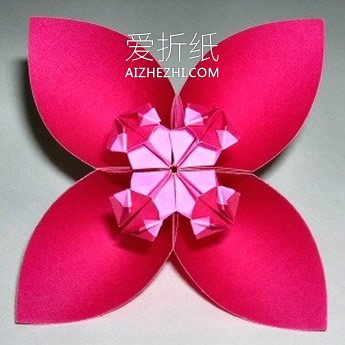 怎么折纸四瓣花花球 手工四个花瓣花球的折法- www.aizhezhi.com