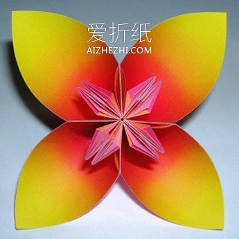 怎么折纸四瓣花花球 手工四个花瓣花球的折法- www.aizhezhi.com