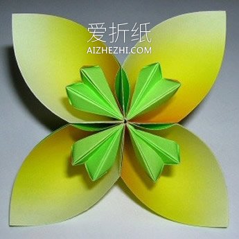 怎么折纸四瓣花花球 手工四个花瓣花球的折法- www.aizhezhi.com