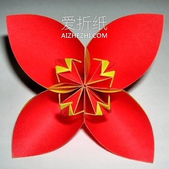 怎么折纸四瓣花花球 手工四个花瓣花球的折法- www.aizhezhi.com