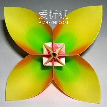 怎么折纸四瓣花花球 手工四个花瓣花球的折法- www.aizhezhi.com