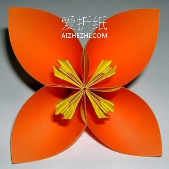 怎么折纸四瓣花花球 手工四个花瓣花球的折法- www.aizhezhi.com