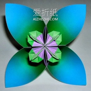 怎么折纸四瓣花花球 手工四个花瓣花球的折法- www.aizhezhi.com