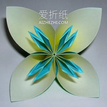 怎么折纸四瓣花花球 手工四个花瓣花球的折法- www.aizhezhi.com