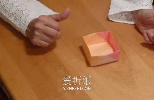 怎么折纸正方形盒子 手工带盖子纸盒的折法- www.aizhezhi.com