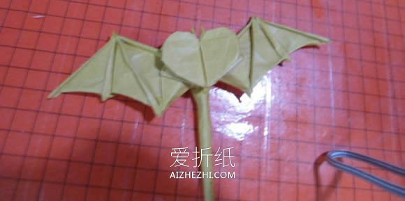 怎么折纸恶魔心图解 手工蝙蝠翅膀爱心折法- www.aizhezhi.com