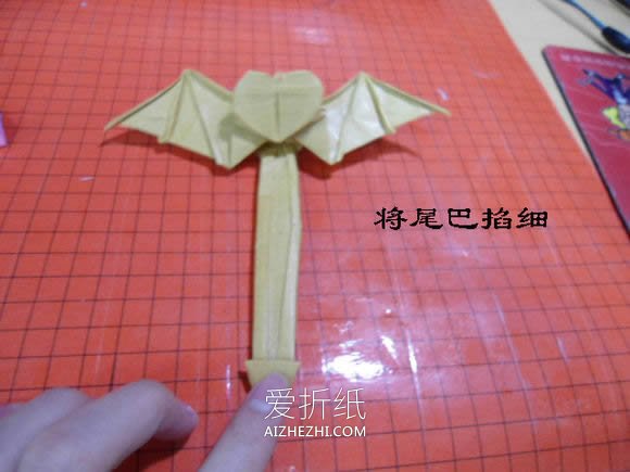 怎么折纸恶魔心图解 手工蝙蝠翅膀爱心折法- www.aizhezhi.com