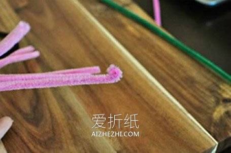 怎么做玫瑰花头绳 扭扭棒手工制作玫瑰发饰- www.aizhezhi.com