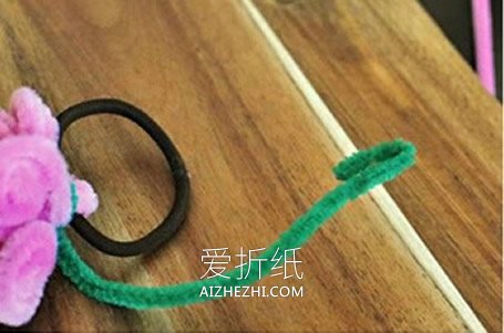 怎么做玫瑰花头绳 扭扭棒手工制作玫瑰发饰- www.aizhezhi.com