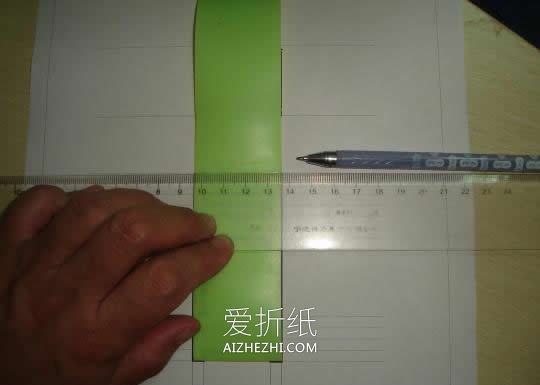 怎么做迷你椅子模型 洗洁精瓶子制作小椅子- www.aizhezhi.com