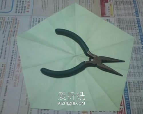 怎么折纸NS玫瑰花图解 手工NS玫瑰的折法步骤- www.aizhezhi.com