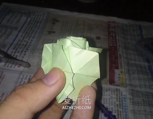 怎么折纸NS玫瑰花图解 手工NS玫瑰的折法步骤- www.aizhezhi.com