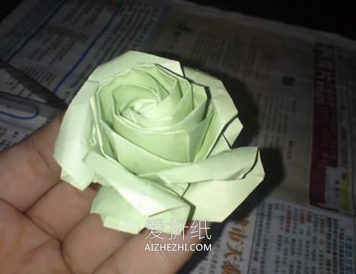 怎么折纸NS玫瑰花图解 手工NS玫瑰的折法步骤- www.aizhezhi.com