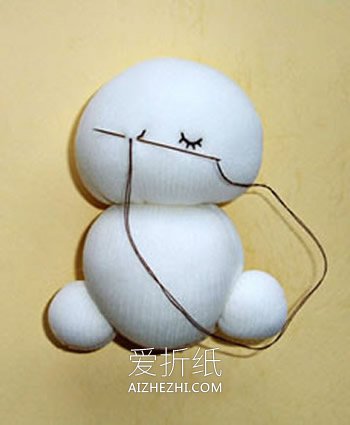 怎么做可爱的兔子布偶 袜子手工制作布偶娃娃- www.aizhezhi.com