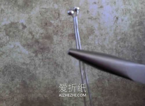 怎么做串珠蜘蛛的方法 串珠手工制作蜘蛛饰品- www.aizhezhi.com