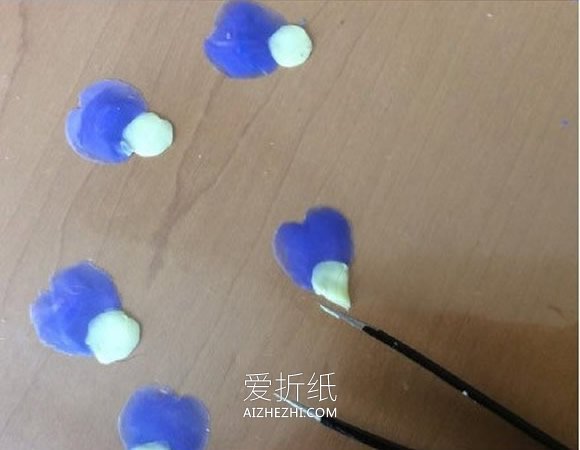 怎么做粘土小花的方法 超轻粘土制作花朵图解- www.aizhezhi.com