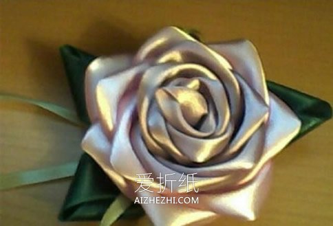 怎么做缎带玫瑰花饰品 缎带手工制作玫瑰花图解- www.aizhezhi.com