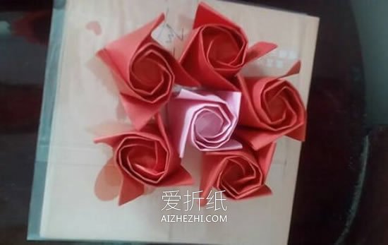 怎么折纸香槟玫瑰图解 手工梦幻香槟玫瑰花折法- www.aizhezhi.com