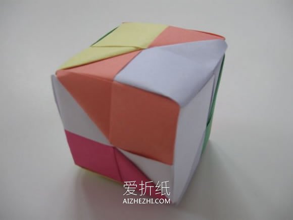 怎么折纸立方体的方法 手工六色方块折法图解- www.aizhezhi.com