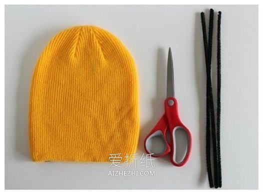 怎么做小黄人帽子方法 卷纸芯制作小黄人玩具- www.aizhezhi.com