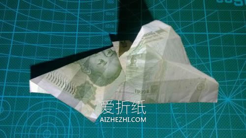 怎么折纸六角徽章的方法 一元纸币折徽章图解- www.aizhezhi.com