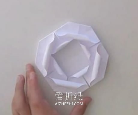 怎么折纸扁平玫瑰花步骤 手工组合式玫瑰折法- www.aizhezhi.com