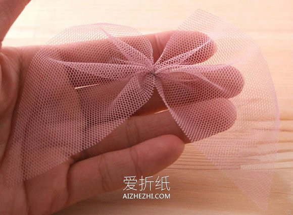 怎么做蕾丝蝴蝶结发卡 纱布手工制作很仙发饰- www.aizhezhi.com