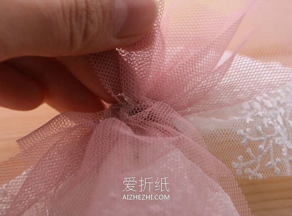 怎么做蕾丝蝴蝶结发卡 纱布手工制作很仙发饰- www.aizhezhi.com