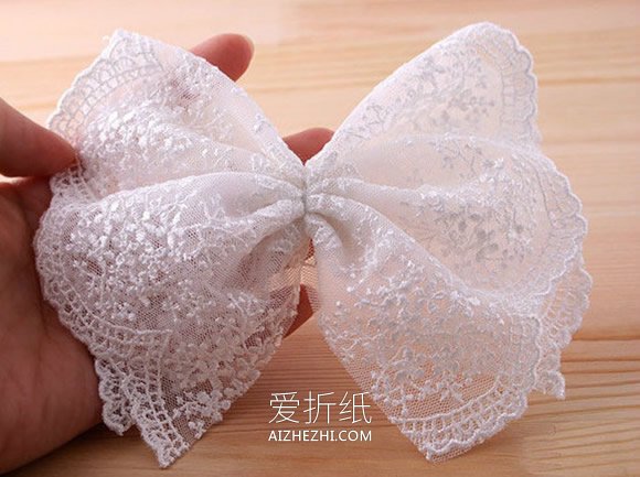 怎么做蕾丝蝴蝶结发卡 纱布手工制作很仙发饰- www.aizhezhi.com